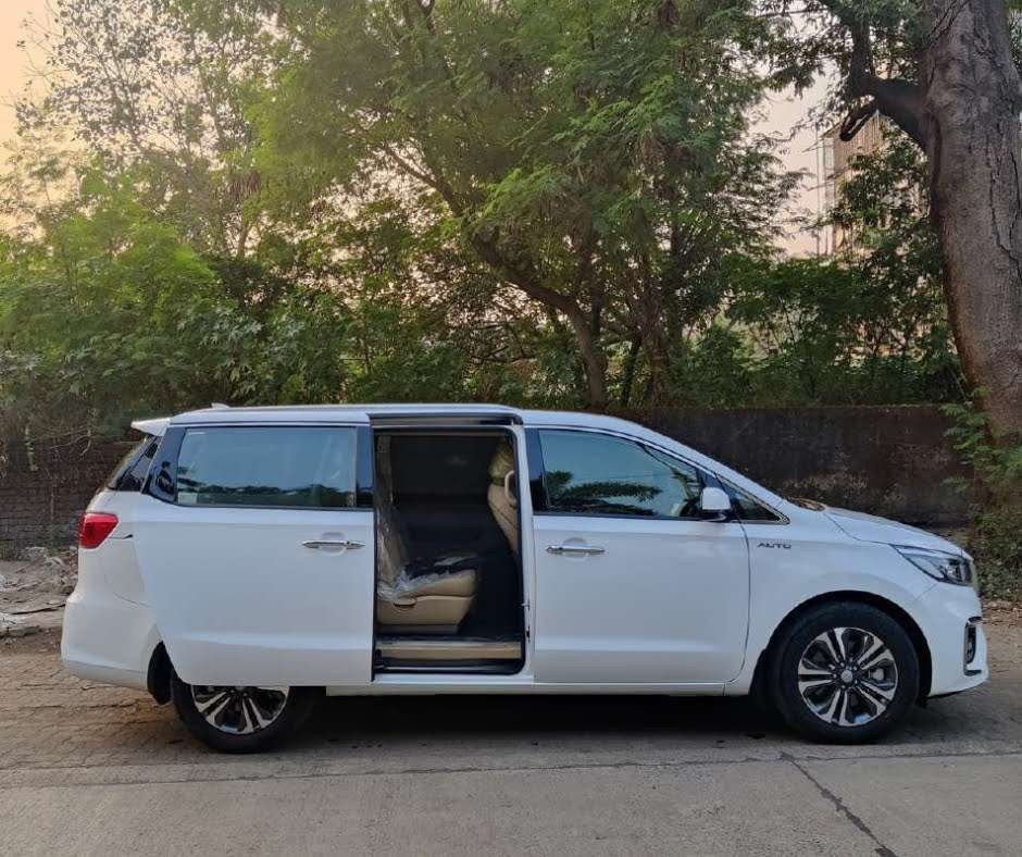 How does renting a car work?