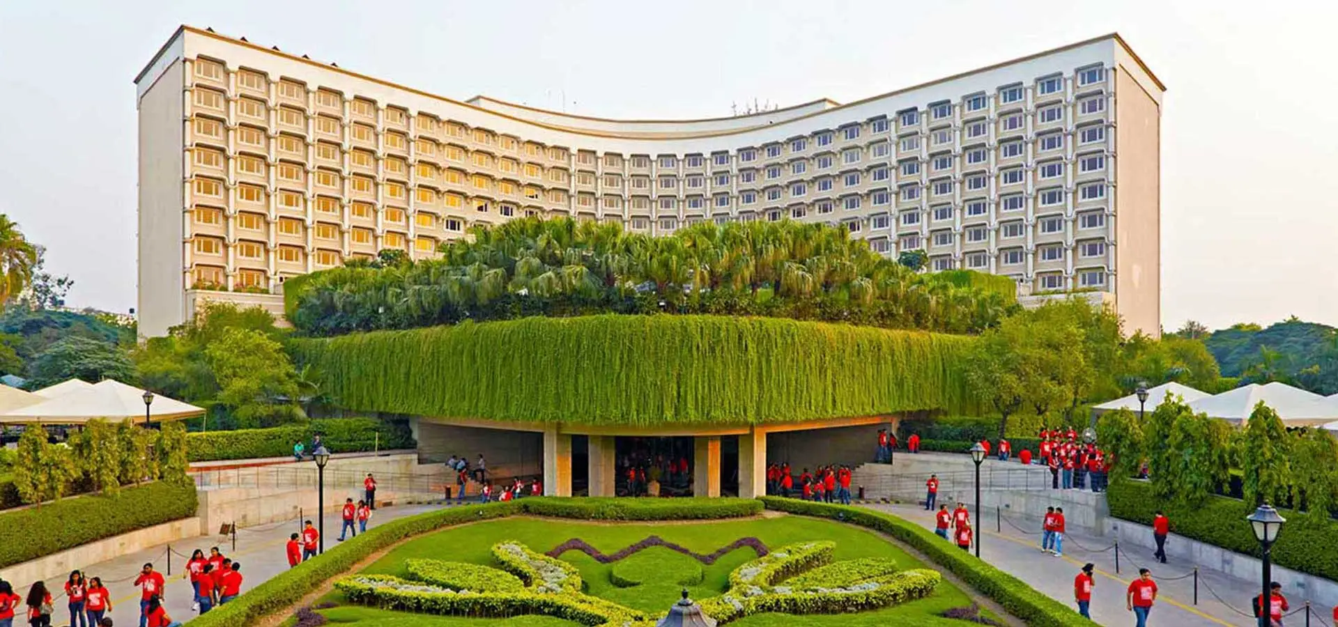 Luxury Chauffeur-Driven Car Rental Services at Taj Palace, New Delhi – Sudarshan Cars