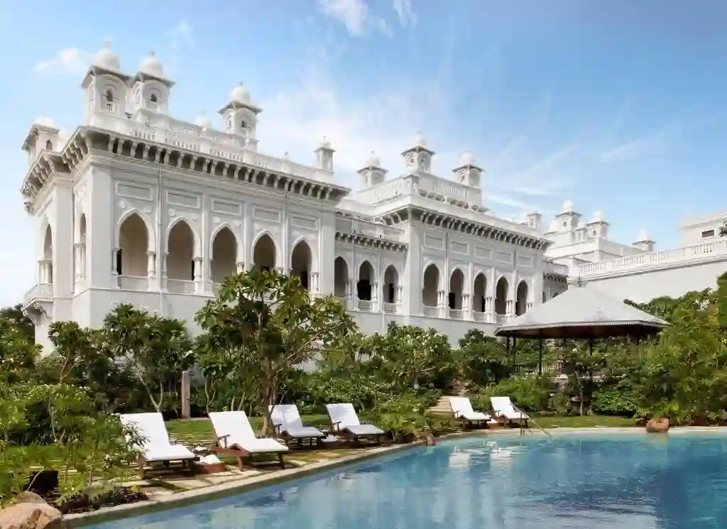 Car Rental Service in Taj Falaknuma Palace